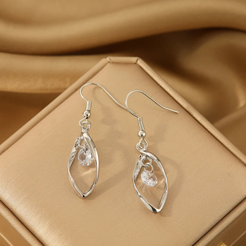 3pcs Necklace & Earrings Set | Twisted Glass Diamond with Venice Chain – White Gold & 925 Silver Finish Jewellery
